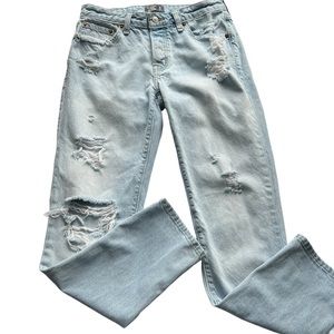 Abercrombie & Fitch Ames Distressed Boyfriend Women’s Jeans - Size 25